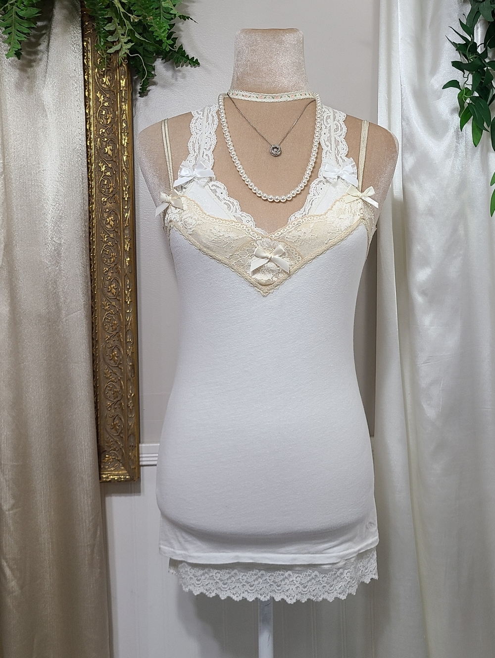 !♡SOLD!♡ Y2K ♡ Rare Abercrombie White & Cream Lace Babydoll Cami Tank Top